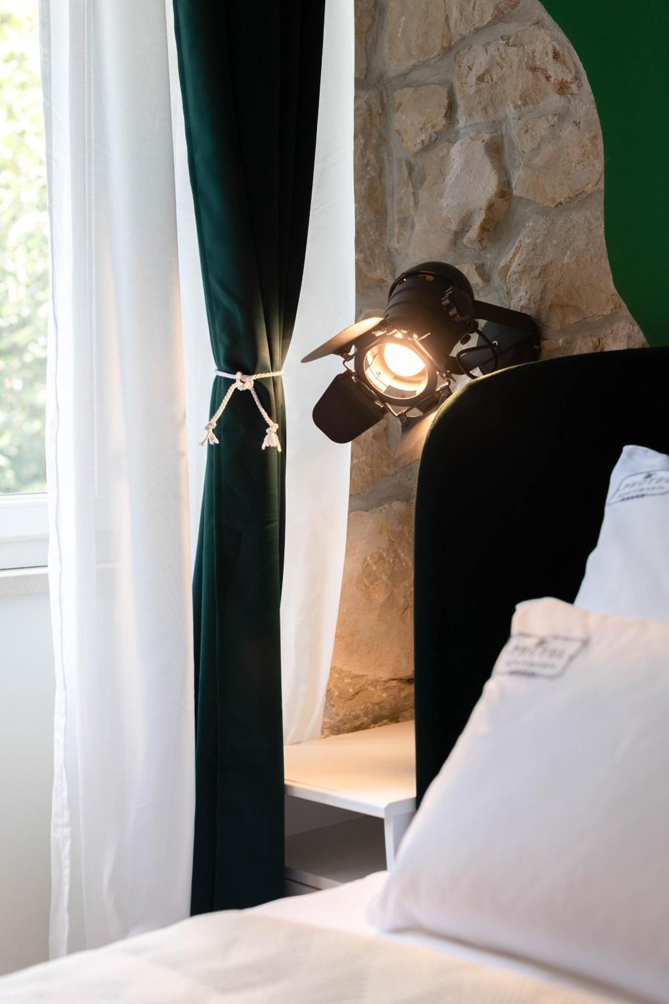 Photel Studio Apartments Crikvenica Bagian luar foto